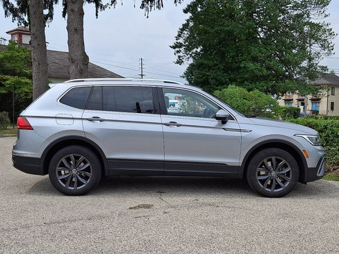 Used 2023 Volkswagen Tiguan SE AWD/4WD image 7