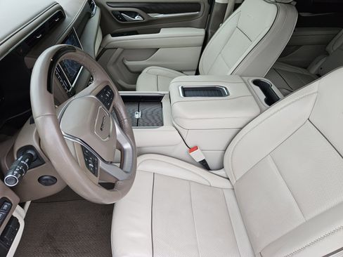 Used 2023 GMC Yukon XL Denali w/ Denali Reserve Package image 15