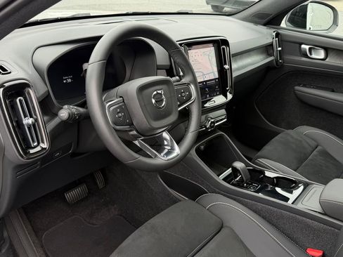 Certified 2023 Volvo C40 P8 Recharge Plus AWD/4WD image 31