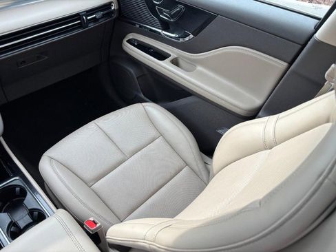 Used 2022 Lincoln Corsair FWD w/ Premium Package image 14