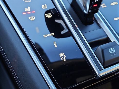 Certified 2023 Porsche Panamera 4 Platinum Edition image 14