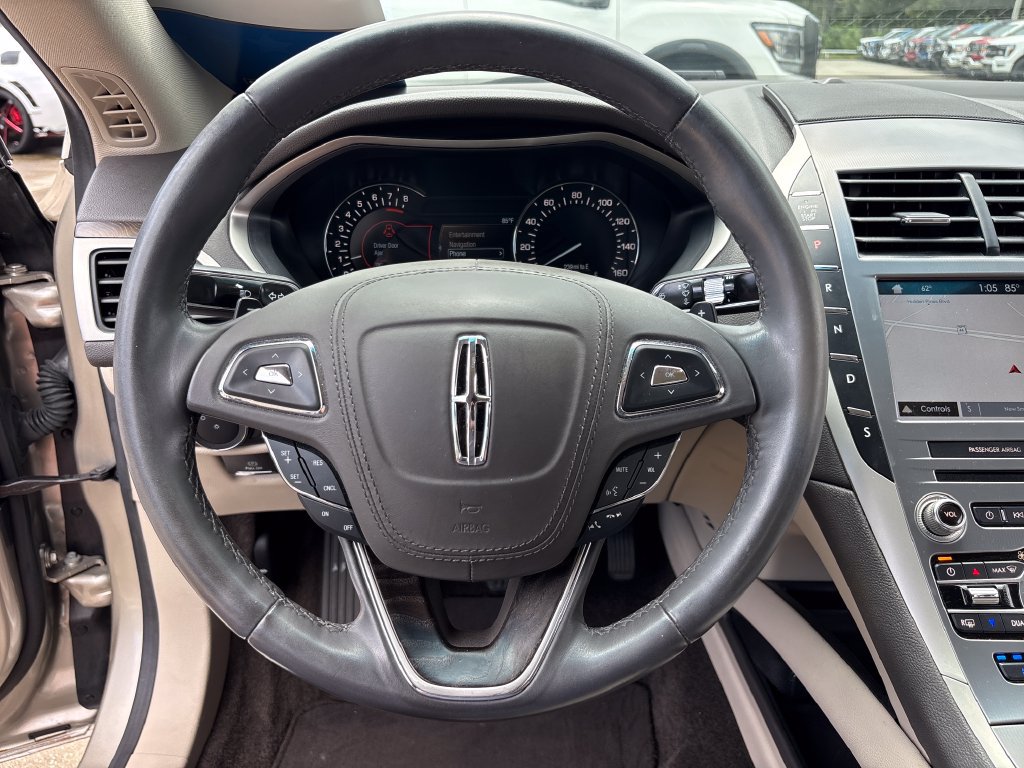 Used 2017 Lincoln MKZ Reserve FWD image 18