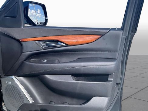 Used 2015 Cadillac Escalade Premium AWD/4WD image 25