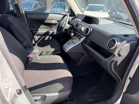 Used 2009 Scion xB FWD image 15