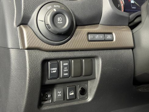 Used 2020 Nissan Titan PRO-4X w/ Pro-4x Convenience Package AWD/4WD image 28