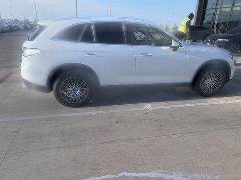 Used 2024 Mercedes-Benz GLC 300 image 6