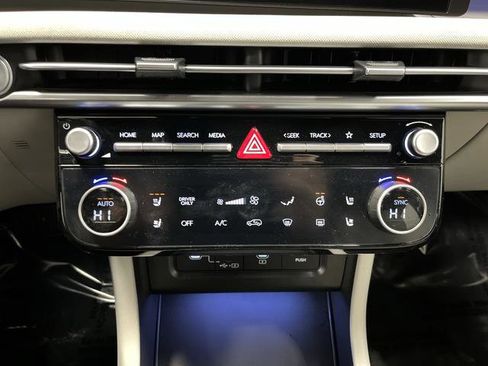 Used 2025 Hyundai Tucson Limited image 20