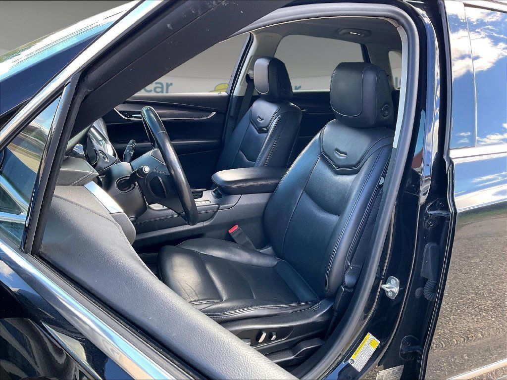 Used 2018 Cadillac XT5 Premium Luxury AWD/4WD image 9