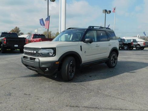 New 2025 Ford Bronco Sport Outer Banks w/ Outer Banks Tech Package+ AWD/4WD image 4