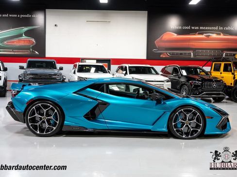 Used 2025 Lamborghini Revuelto AWD/4WD image 9