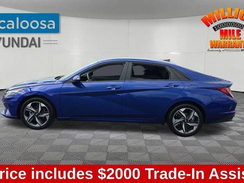 Used 2023 Hyundai Elantra SEL w/ Convenience Package FWD image 4