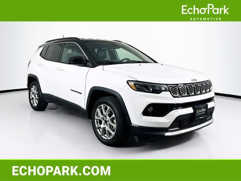 Used 2025 Jeep Compass Limited AWD/4WD image 1