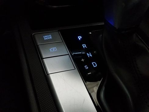 Used 2024 Hyundai Elantra SEL image 9