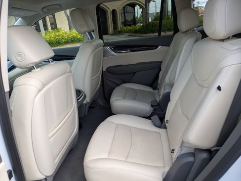 Certified 2023 Cadillac XT6 Premium Luxury image 13