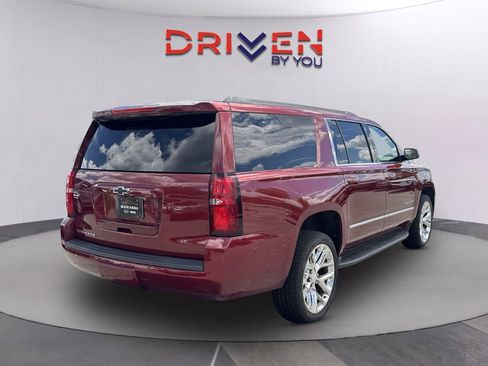 Used 2020 Chevrolet Suburban LT RWD image 4