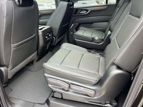 New 2026 GMC Yukon XL Denali w/ Denali Reserve Package AWD/4WD image 10