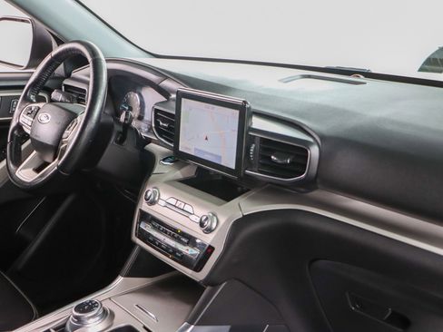 Used 2021 Ford Explorer XLT w/ Equipment Group 202A image 26