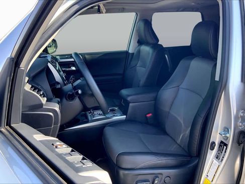 Used 2023 Toyota 4Runner SR5 Premium w/ Moonroof Package AWD/4WD image 8