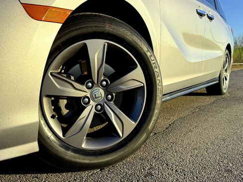 Used 2022 Honda Odyssey EX image 2