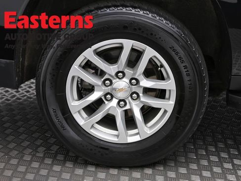 Used 2024 Chevrolet Suburban LT image 32