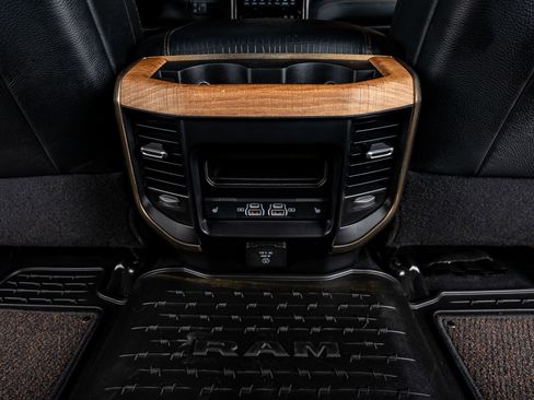 Used 2024 RAM 3500 Limited w/ Towing Technology Group image 32