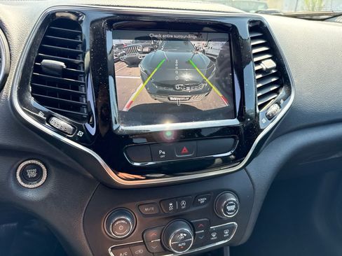 Used 2019 Jeep Cherokee Limited FWD image 26