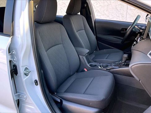 Used 2025 Toyota Corolla LE image 9