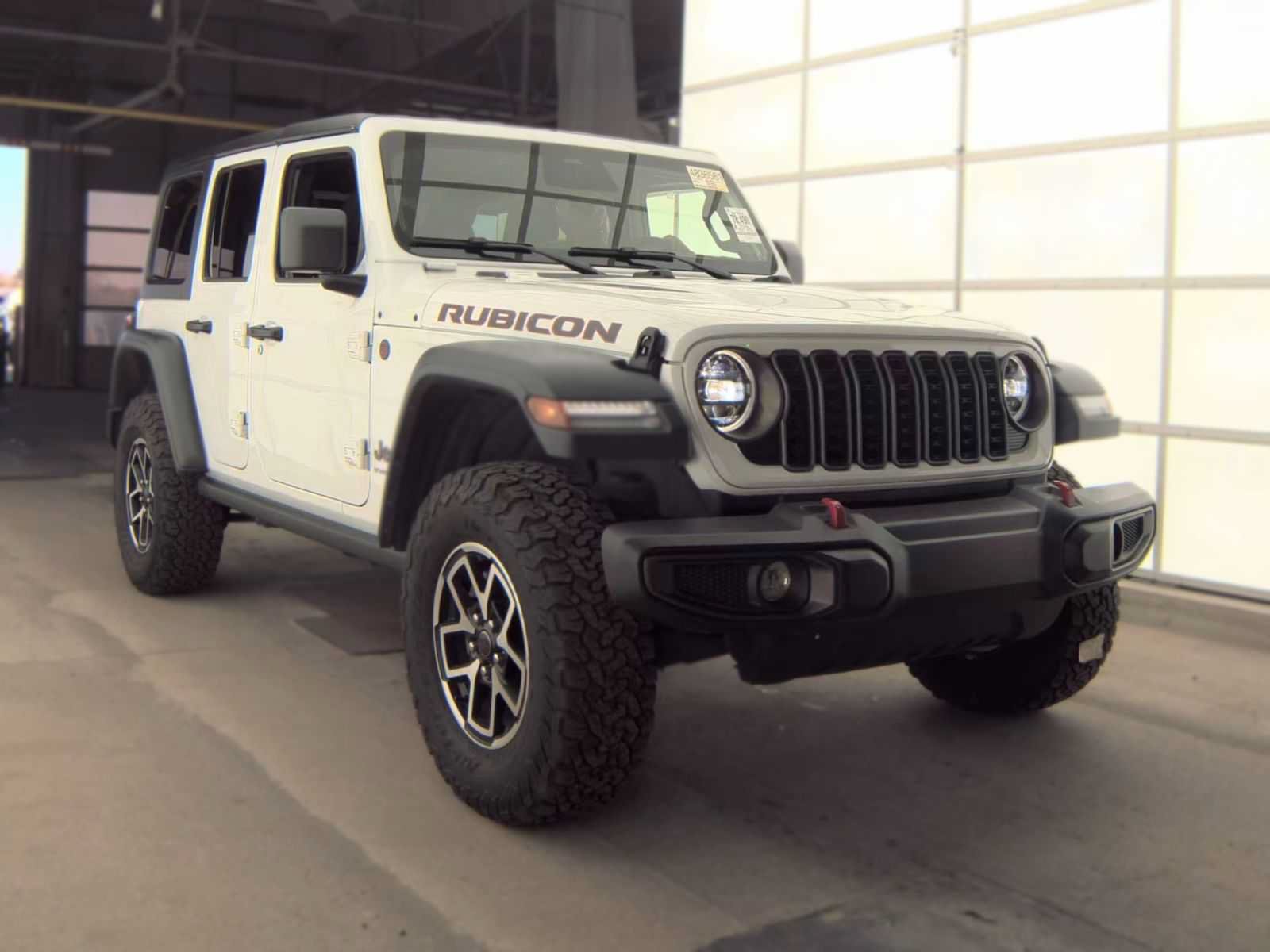 Used 2026 Jeep Wrangler Unlimited Rubicon AWD/4WD image 4