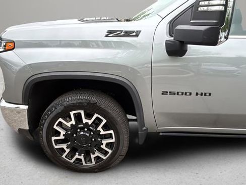 Used 2025 Chevrolet Silverado 2500 LTZ w/ LTZ Plus Package AWD/4WD image 36
