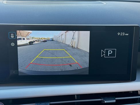 Used 2025 Hyundai Tucson SE image 13