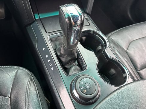 Used 2016 Ford Explorer XLT w/ Equipment Group 202A image 21