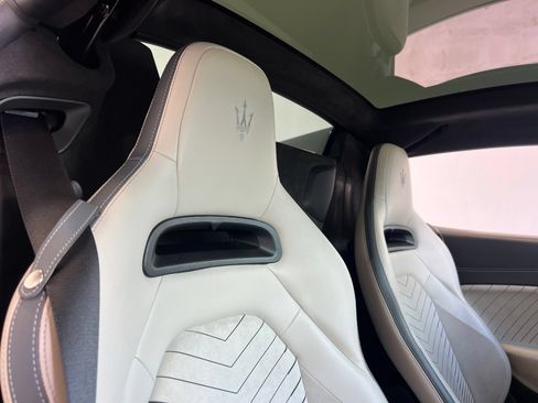 Used 2023 Maserati MC20 Spyder RWD image 23