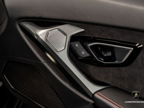 Used 2018 Lamborghini Huracan LP 580-2 image 39