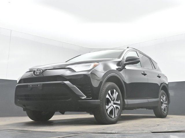 Used 2018 Toyota RAV4 LE w/ All Weather Liner Package AWD/4WD image 29