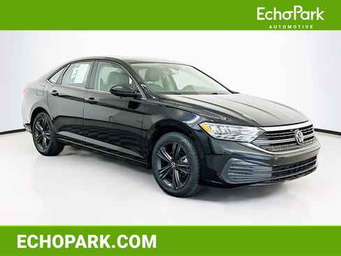 Used 2024 Volkswagen Jetta SE FWD image 1