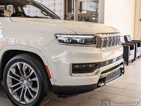 Used 2022 Jeep Grand Wagoneer Series II w/ Premium Group II image 4