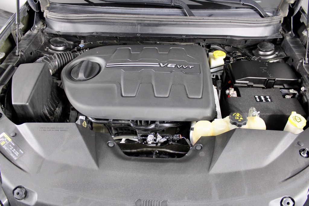Used 2019 Jeep Cherokee Limited AWD/4WD image 13