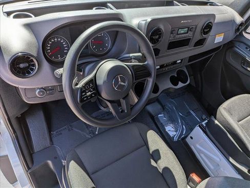 Used 2024 Mercedes-Benz Sprinter 2500 image 10