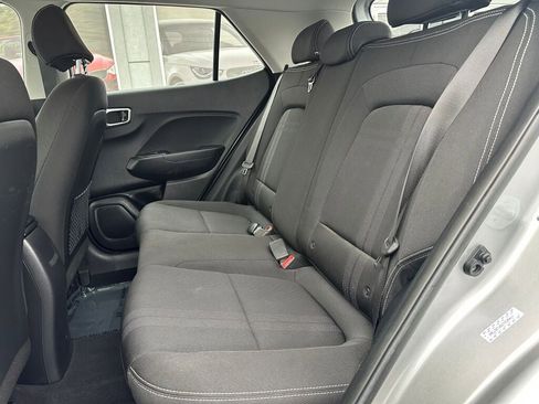 Used 2023 Hyundai Venue SEL w/ Cargo Package image 23