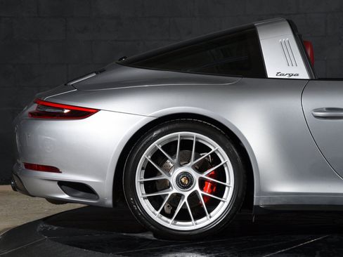 Used 2018 Porsche 911 Targa 4 GTS AWD/4WD image 12