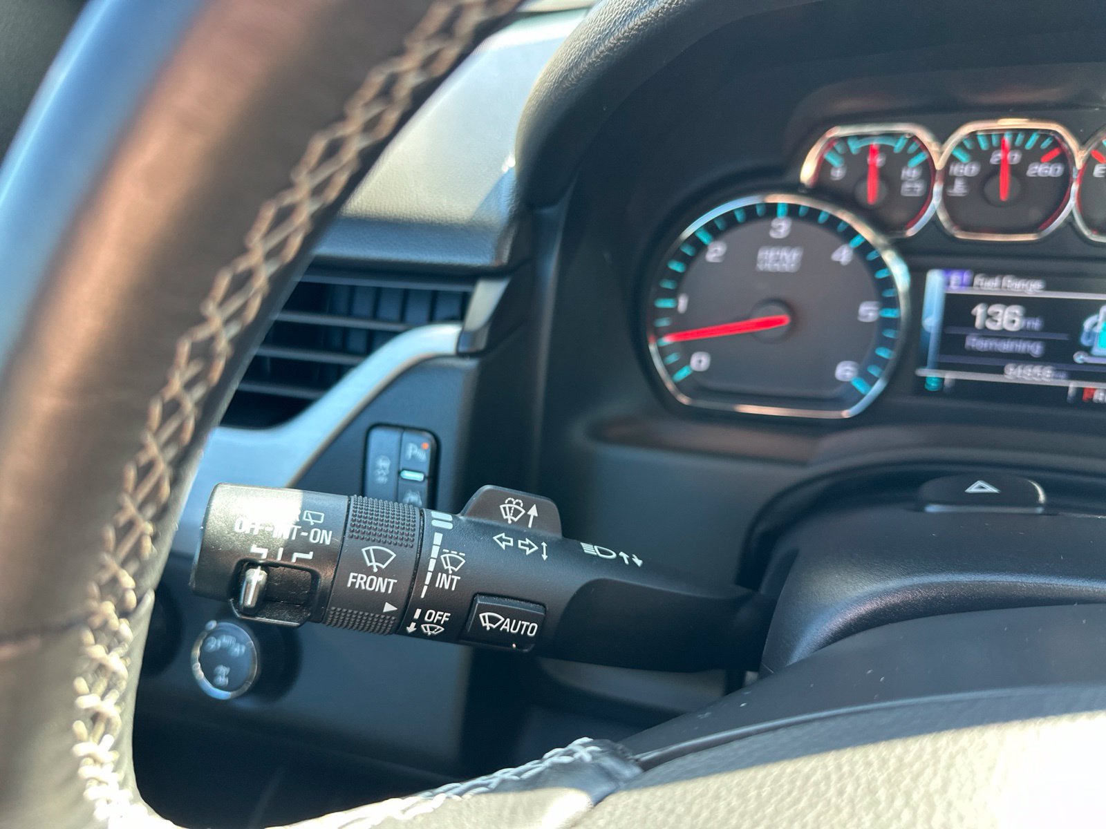 Used 2018 GMC Yukon SLT w/ Open Road Package AWD/4WD image 49