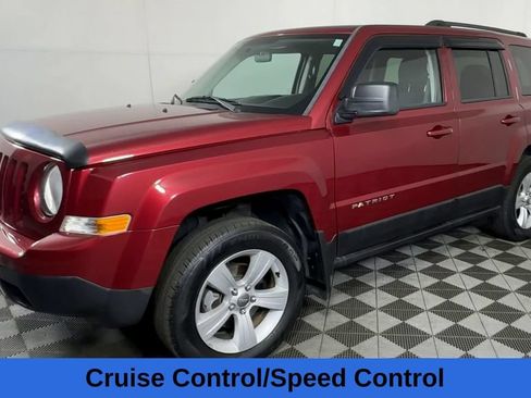 Used 2014 Jeep Patriot Latitude AWD/4WD image 6