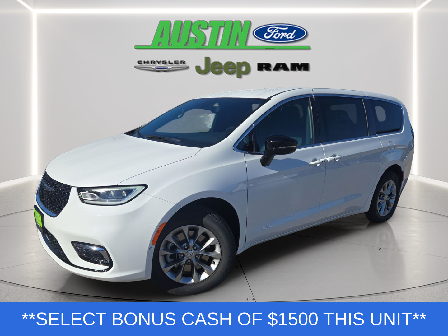 New 2026 Chrysler Pacifica Select AWD/4WD image 1