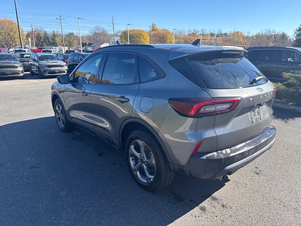Used 2025 Ford Escape ST-Line Select AWD/4WD image 5