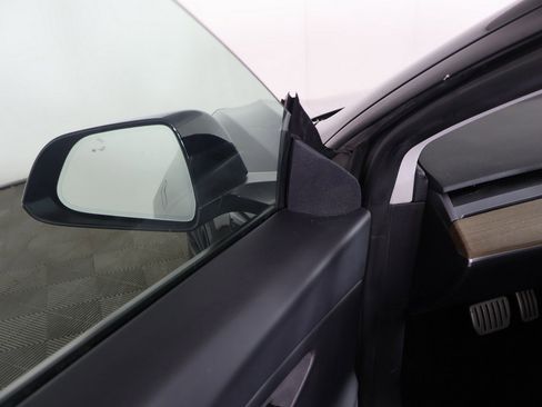 Used 2021 Tesla Model 3 Performance image 36