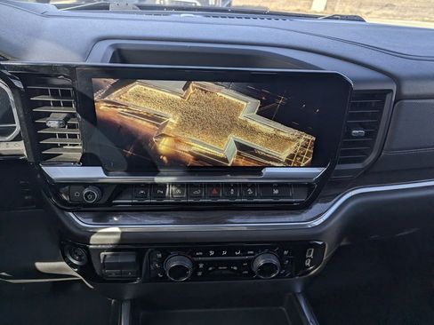 Used 2022 Chevrolet Silverado 1500 LTZ image 36