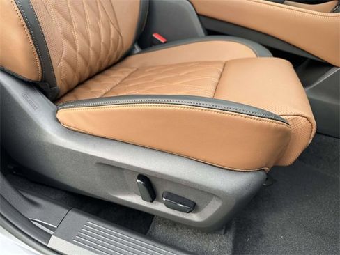 New 2026 Nissan Rogue Platinum w/ Platinum Premium Package image 9