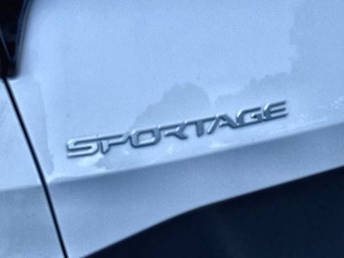 Certified 2025 Kia Sportage EX FWD image 10