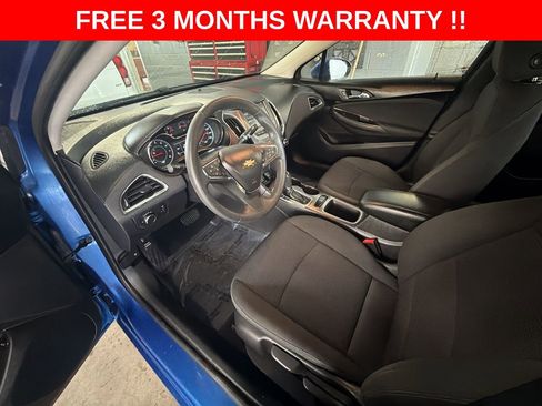 Used 2017 Chevrolet Cruze LT image 37