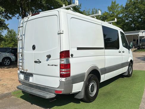 Used 2015 Mercedes-Benz Sprinter 2500 w/ Additional Battery Package image 7